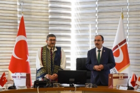 11haber-38107102-rektor-hoca-dan-ertugrulgazi-ve-ataturk-vurgusu-1.jpg