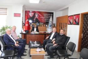 11haber-8710418-meclis-uyelerinden-baskan-ozden-e-ziyaret-0.jpg