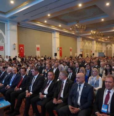 11haber-2937710-tuzun-imamoglu-ve-yasar-i-tebrik-ederim-0.jpg
