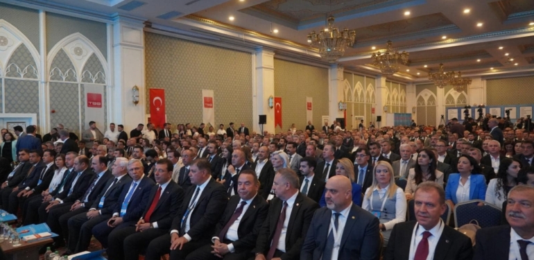11haber-2937710-tuzun-imamoglu-ve-yasar-i-tebrik-ederim-0.jpg