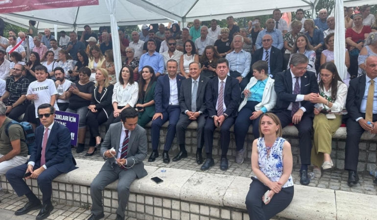 11haber-381438-tuzun-chp-egitim-maratonuna-katildi-0.jpg