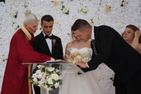 11haber-848925-melek-baskan-nikahi-kiydi-esi-berat-sahit-oldu-3.jpg