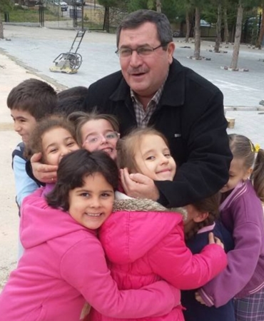 11haber-899958-niyazi-muhtar-sevenlerini-yasa-bogdu-0.jpg
