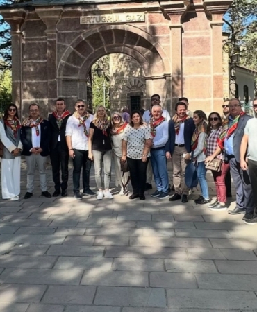 11haber-347184-chp-li-baskanlari-ertugrulgazi-turbesini-ziyaret-etti-0.jpg
