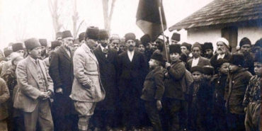 11haber-682768-bilecikli-kemal-isimli-cocuk-ataturk-e-siir-okurken-0.jpg