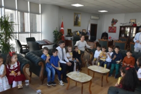 11haber-693321-miniklerden-ferhat-amcalarina-ziyaret-1.jpg