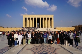 11haber-184156-anlamli-gunde-ata-miza-ziyaret-1.jpg