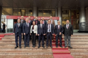 11haber-763967-tuzun-chp-bir-butun-olarak-dimdik-ayakta-0.jpg