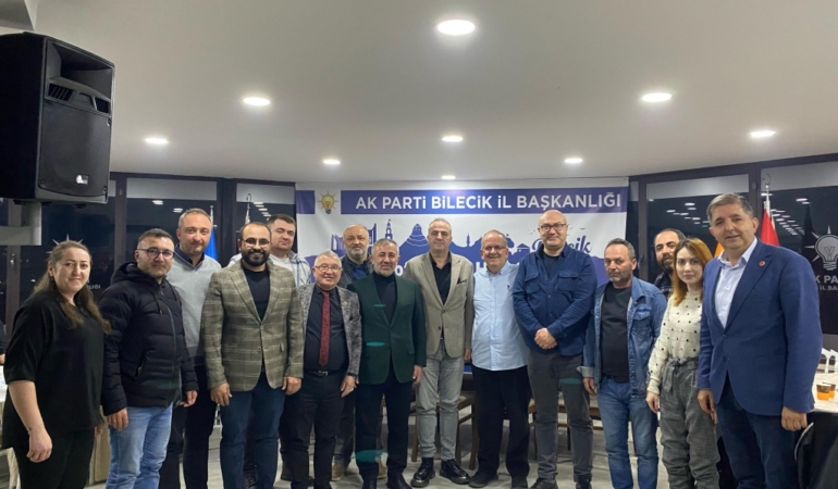 11haber-367479-ak-parti-stk-ve-gazetecileri-iftarda-bulusturdu-1.jpg