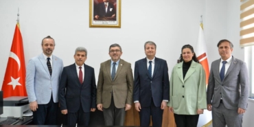 11haber-9669107-yeni-dekan-ali-irfan-hoca-oldu-1.jpg