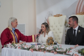 11haber-1437510-elif-nur-mustafa-ugur-un-mutlu-gunu-2.jpg