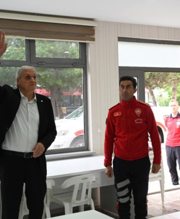 11haber-2510473-baskan-acilis-oncesi-inceledi-2.jpg