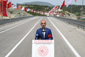 11haber-895212-yeni-cevre-yolu-bilecik-i-de-kapsayacak-bakan-uraloglu-mujdeyi-verdi-1.jpg