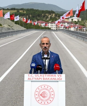 11haber-895212-yeni-cevre-yolu-bilecik-i-de-kapsayacak-bakan-uraloglu-mujdeyi-verdi-1.jpg