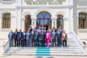 11haber-5891051-il-genel-meclisi-uyelerinden-vali-sozer-e-ziyaret-0.jpg