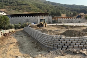 11haber-10103785-olimpik-havuz-cevresine-sev-tasi-uygulamasi-2.jpg