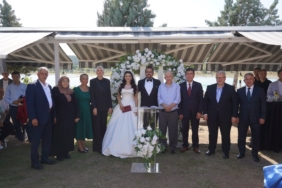 11haber-10925410-olcay-ve-marmara-ailesinin-mutlu-gunu-0.jpg