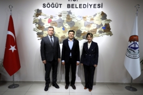 11haber-627972-bayrakci-dan-durgut-a-ziyaret-0.jpg