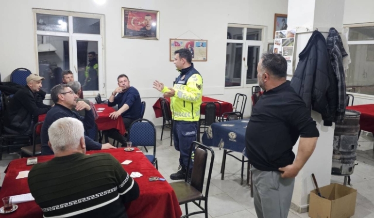 JANDARMA KÖY KÖY GEZEREK ANLATIYOR