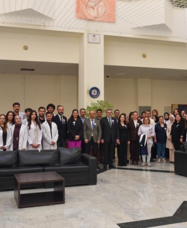11haber-775274-bseu-de-beyaz-onluk-giyme-coskusu-0.jpg