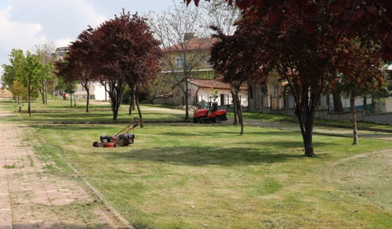 11haber-1069679-yesil-alanlarda-bakim-calismalari-suruyor-0.jpg