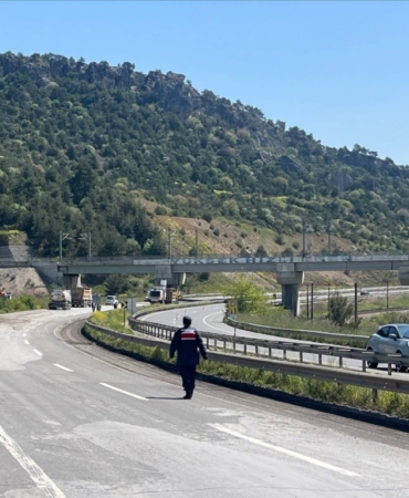 11haber-6957103-bilecikli-suruculer-dikkat-yol-tek-seritten-kullanilacak-0.jpg