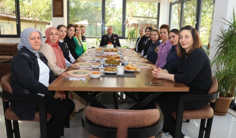 11haber-716284-albay-vanli-dan-anlamli-kutlama-1.jpg