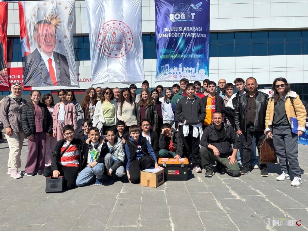 11haber-79102610-bilecik-64-robot-ile-yarismada-yer-aldi-0.jpg