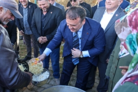11haber-958885-vali-sozer-hidirellez-senligine-katildi-0.jpg
