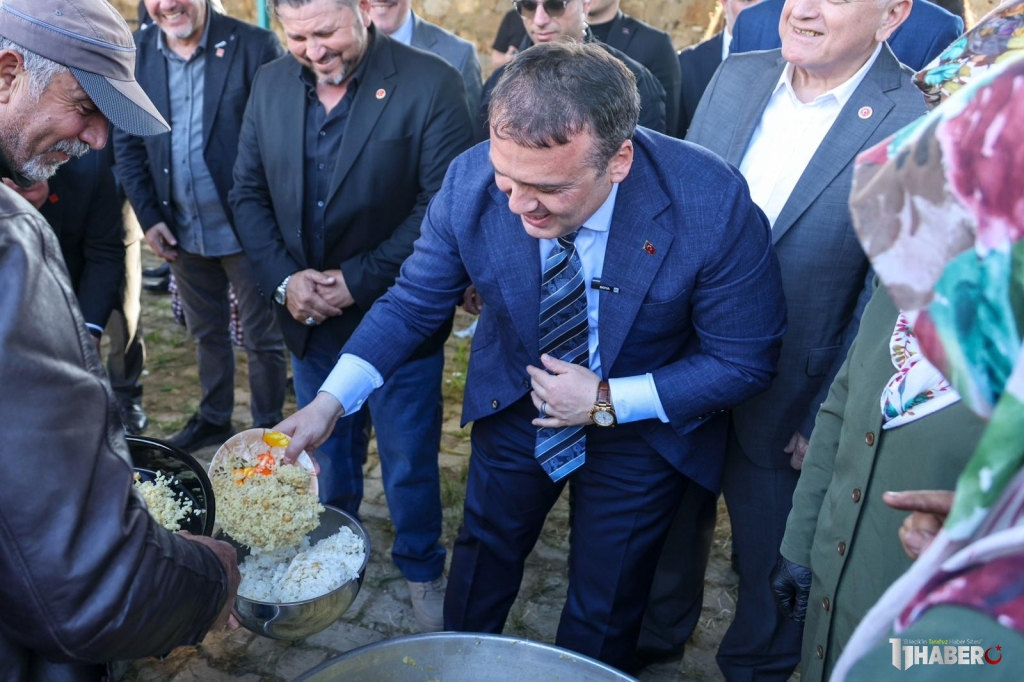 11haber-958885-vali-sozer-hidirellez-senligine-katildi-0.jpg