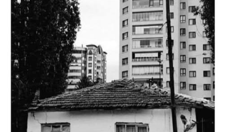 ÇOCUKLAR EV DEYİNCE HALÂ ÖNDEKİNİ ÇİZİYOR