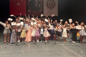 11haber-234724-afra-sanat-akademisi-nden-buyuleyen-gece-2.jpg
