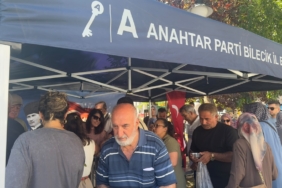 11haber-4210457-anahtar-parti-bilecik-te-asure-ikraminda-bulundu-1.jpg