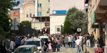 11haber-5101273-ogrenciler-sinavda-veliler-bahcede-ter-doktu-0.jpg