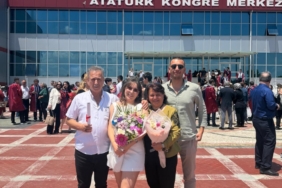11haber-766891-bilecikli-ayca-diplamasini-aldi-0.jpg