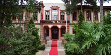 11haber-7781103-belediye-isyerleri-kiraya-verilecek-0.jpg