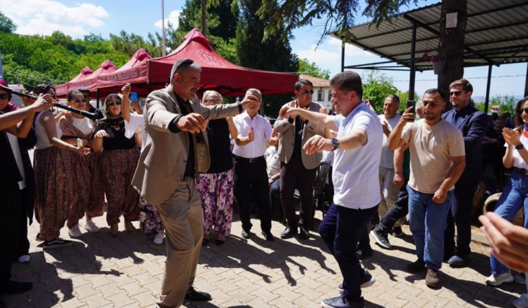 İLYASBEY’DE COŞKU MİTHAT KÖRLER İLE TAVAN YAPTI