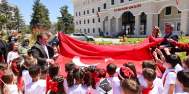 11haber-926699-bilecik-te-mozaik-bayrak-eseri-goz-doldurdu-0.jpg