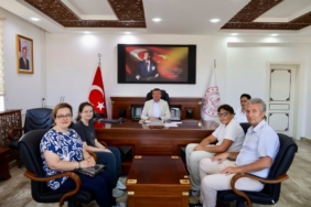 11haber-10109867-sampiyonlardan-mudur-simsek-e-ziyaret-0.jpg