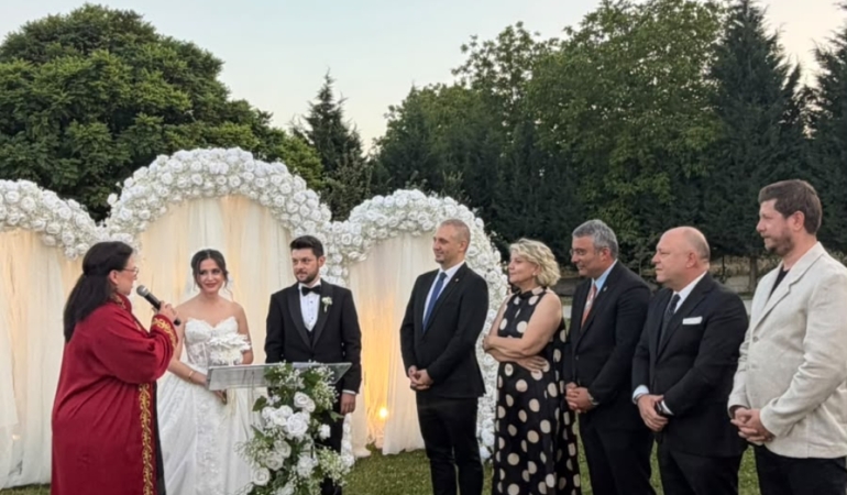 BERKE ÖYKÜ’SÜNE KAVUŞTU