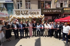 11haber-183443-uz-gold-bilecik-te-kapilarini-acti-1.jpg