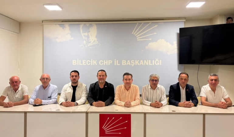 “ÖZGÜR ÖZEL’İN YANINDAYIZ”