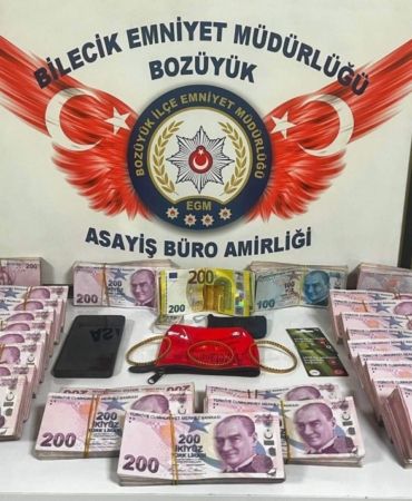11haber-429393-85o-bin-tl-dolandiran-supheliyi-emniyet-yakaladi-0.jpg