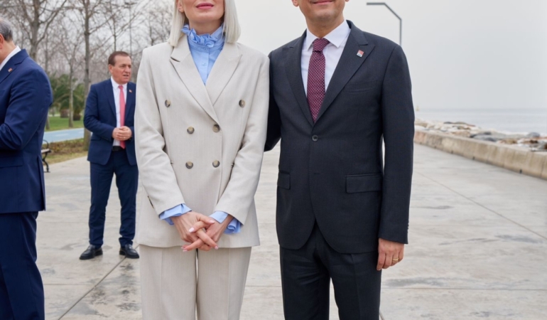 MERAKLA BEKLENEN İSTİFA HABERİ GELDİ