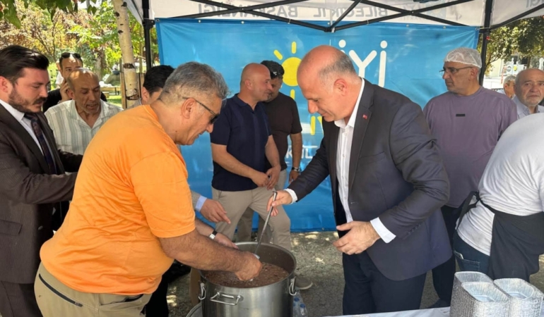 BAŞKAN TORUN ALDI KEPÇEYİ ELİNE
