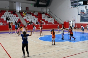 11haber-837124-voleybol-heyecani-basladi-1.jpg