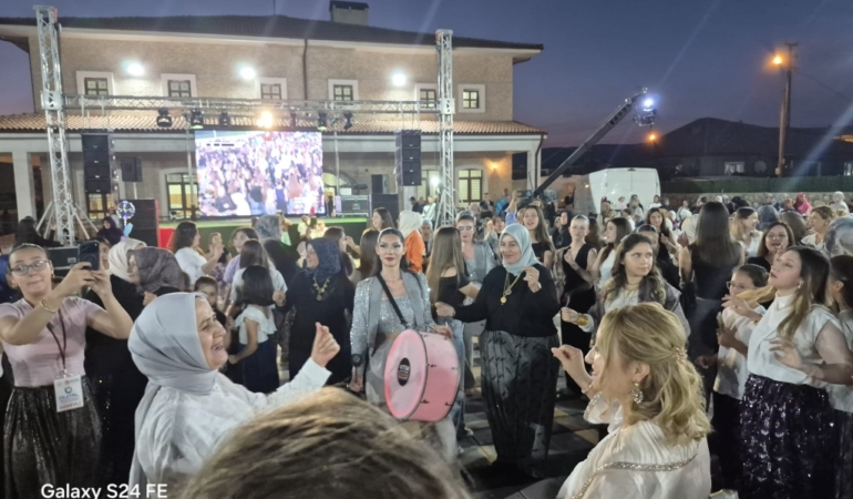 PAZARCIK’LI KADINLARDAN ŞALVAR ŞOW