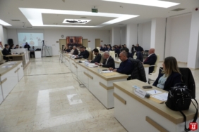 11haber-10101624-belediye-meclisi-toplaniyor-0.jpg