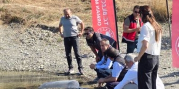 11haber-10121025-bilecik-te-golet-ve-barajlara-512-bin-sazan-yavrusu-birakildi-0.jpg