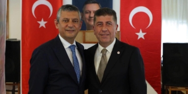 11haber-1101552-tuzun-yeni-parti-yi-birlikte-buyutelim-0.jpg